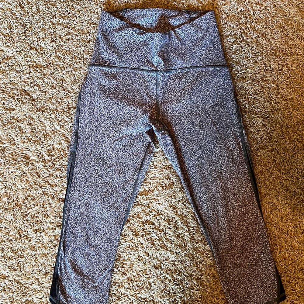 Lululemon Capri leggings. Size 4